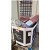 Image 1 : PALLET OF ASSORTED CUSHIONS & PILLOWS