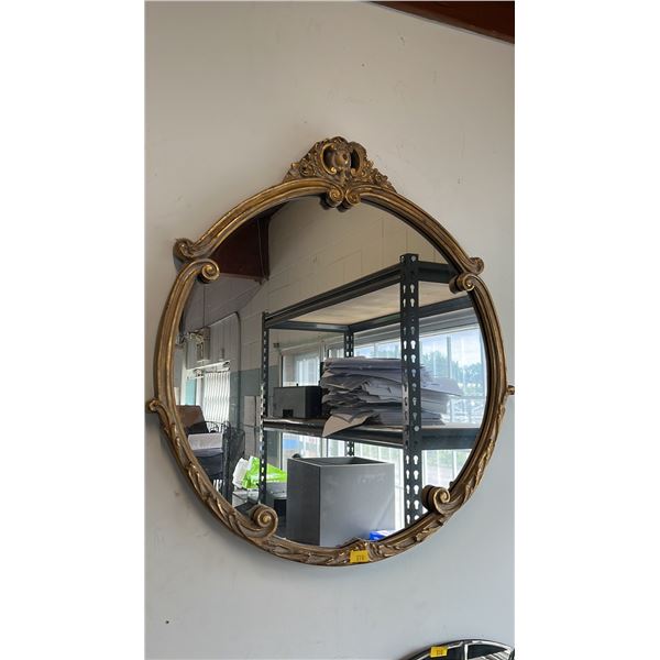 VINTAGE ROCOCCO-STYLE ROUND GILT FRAMED WALL MIRROR
