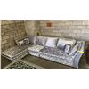 Image 1 : 3-PC TUFTED PATTERNED FABRIC SECTIONAL SOFA WITH THROW PILLOWS