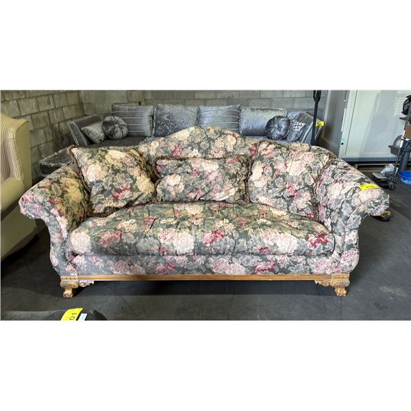 SCHNADIG FLORAL SOFA