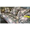 Image 3 : SCHNADIG FLORAL SOFA
