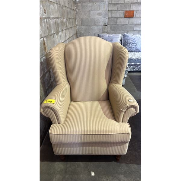 PATTERNED FABRIC LOUNGE CHAIR