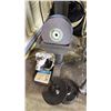 Image 3 : KING CANADA KC-880 8" BENCH GRINDER WITH DISCS, DELTA BUFFING COMPOUND KIT & ASSORTED EXTRA PARTS
