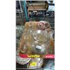 Image 3 : SHELF OF ASSORTED ITEMS INCLUDING; PEPPER GRINDER, KETTLE, GLASSWARE & MORE
