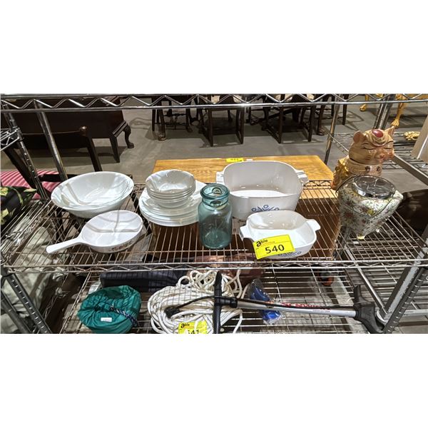 SHELF OF ASSORTED ITEMS INCLUDING; BOWLS, PLATES, COOKIE CONTAINERS & MORE