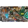 Image 2 : SHELF OF ASSORTED ITEMS INCLUDING; GARDEN HOSE, HOSE END SPRAYER, GARDEN TOOLS & MORE