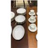 Image 3 : NORITAKE LEGACY SPLENDOR 44-PC FINE BONE CHINA SET