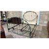 Image 2 : VINTAGE METAL QUEEN SIZE BED FRAME