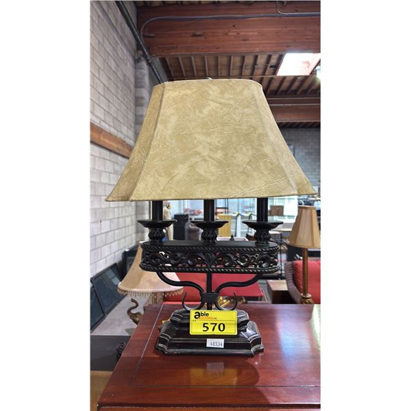 TABLE LAMP WITH SHADE