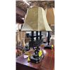 Image 2 : TABLE LAMP WITH SHADE