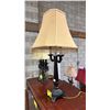 Image 2 : TABLE LAMP WITH SHADE