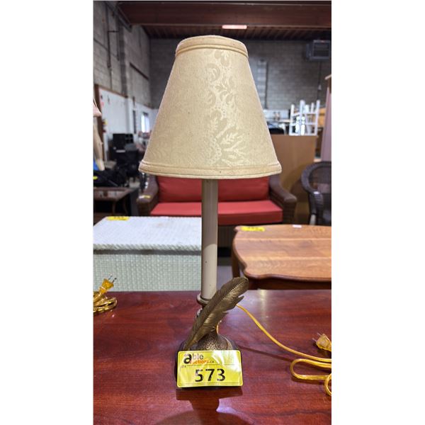 TABLE LAMP WITH SHADE