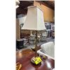 Image 2 : TABLE LAMP WITH SHADE