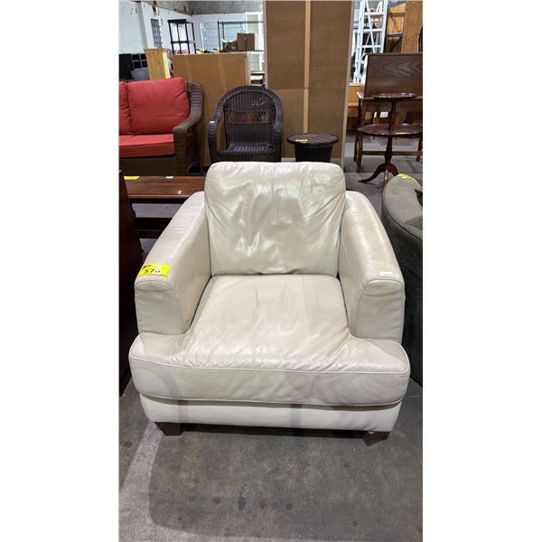 LEATHER LOUNGE CHAIR