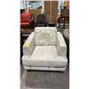 Image 1 : LEATHER LOUNGE CHAIR