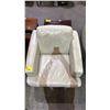 Image 3 : LEATHER LOUNGE CHAIR