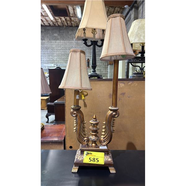 TABLE LAMP WITH SHADE