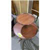 Image 3 : 2-TIER CLAW FOOT TABLE 23.5" X 33"