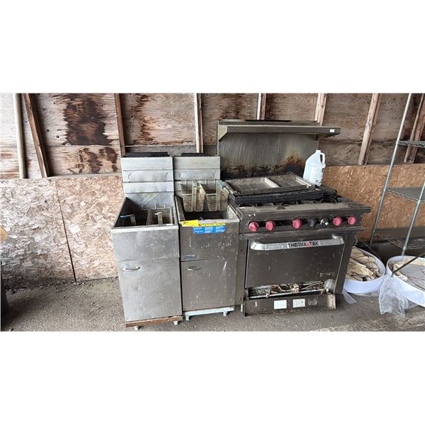 THERMATEK STAINLESS STEEL 6 BURNER COMMERCIAL GAS RANGE & (2) STAINLESS STEEL COMMERCIAL DEEP FRYERS
