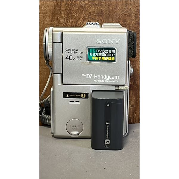 SONY MINI DV HANDYCAM WITH BATTERY PACK
