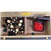 Image 5 : VINTAGE JEWLERY BOX WITH ASSORTED VINTAGE FASHION JEWELRY