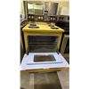Image 2 : VINTAGE GE GOLDEN YELLOW COIL TOP STOVE & OVEN