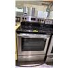 Image 1 : FRIGIDAIRE STAINLESS STEEL ELECTRIC STOVE WITH OVEN