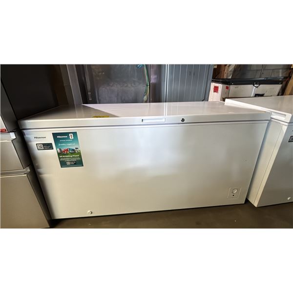 HISENSE CHEST FREEZER 65"W (1 WHEEL DETACHED)