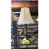 Image 1 : TABLE LAMP WITH SHADE