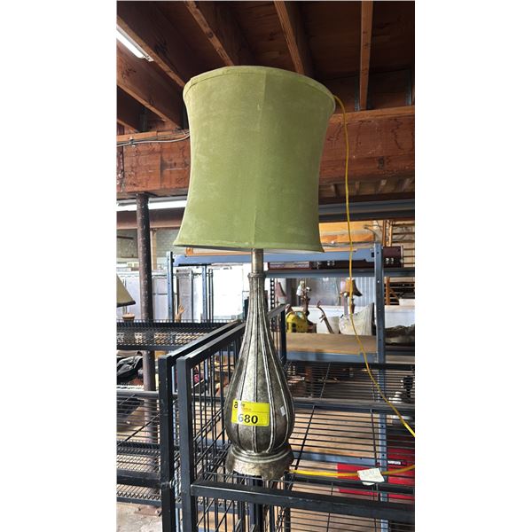 TABLE LAMP WITH SHADE