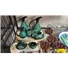 Image 2 : SHELF OF ASSORTED ITEMS INCLUDING; BLUE MOUNTAIN STYLE POTTERY, CRYSTAL VASE & BOWLS, SNACK DISH