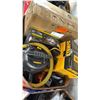 Image 4 : PALLET OF ASSORTED ITEMS INCLUDING; DEWALT WET/DRY VACUUMS, KAYAK ROOF RACK & MORE
