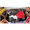 Image 2 : PALLET OF ASSORTED ITEMS INCLUDING; DYSON VACUUM, KIDS SCOOTER, DESK FANS & MORE