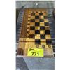 Image 1 : CHECKER BOARD WITH PIECES