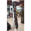 Image 2 : HAND CARVED & PAINTED FIRST NATIONS WOOD CARVING: APPROX. 7' TALL