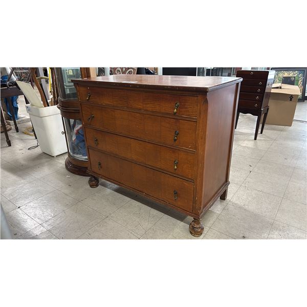 VINTAGE 4 DRAWER WOOD DRESSER