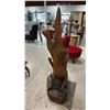 Image 3 : APPROX. 57" TALL WOOD OTTER CARVING