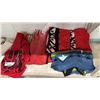 Image 4 : SHELF OF ASSORTED THROW BLANKETS: INCLUDES A HUDSON'S BAY 4 POINT BLANKET