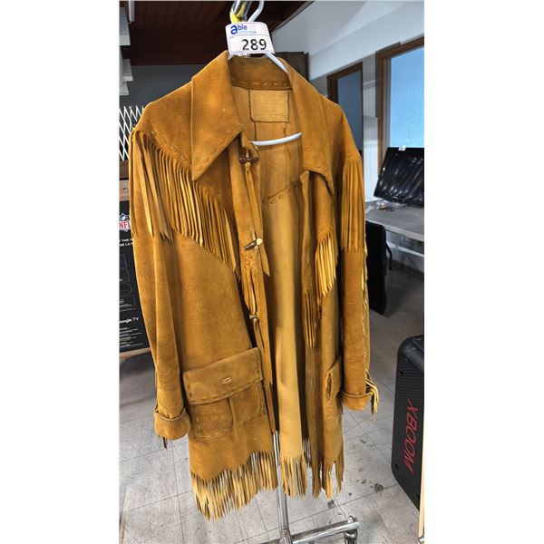 VINTAGE "THE BUFFALO RUNNER" CUSTOM MADE SUEDE FRIDGED COAT *SIZE UNKNOWN*