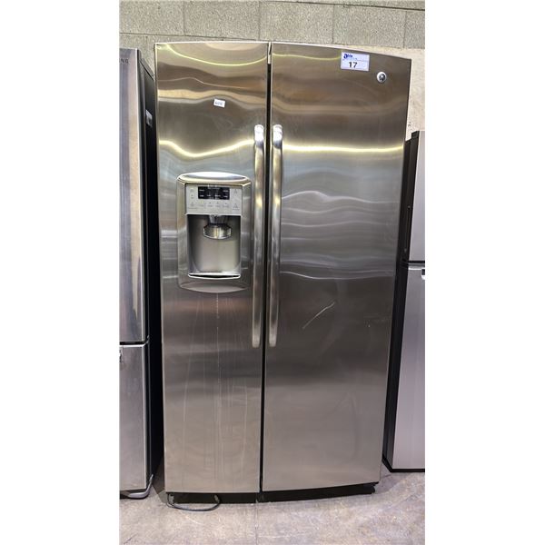 GE STAINLESS STEEL SIDE-BY-SIDE FRIDGE WITH WATER/ICE DISPENSER 36"W