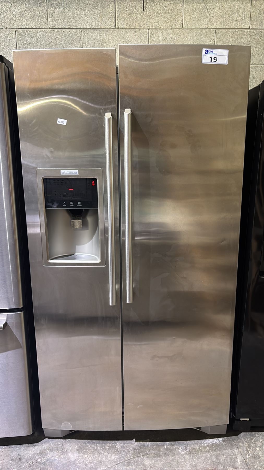 ELECTROLUX STAINLESS STEEL SIDE-BY-SIDE FRIDGE WITH WATER/ICE