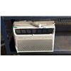 Image 1 : HISENSE 10,000 BTU WINDOW AIR CONDITIONER