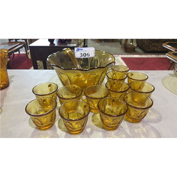 VINTAGE AMBER GLASS THUMBPRINT PUNCHBOWL, 12 THUMBPRINT GLASSES & A PLASTIC LADLE
