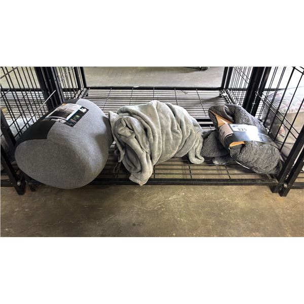 REVERSIBLE DOUBLE/QUEEN COMFORTER & (2) REVERSIBLE THROW BLANKETS