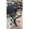 Image 1 : ROLLING MESH BACK OFFICE CHAIR *MISSING ONE ARM*