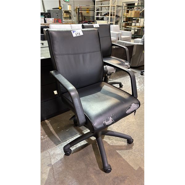 ROLLING UPHOLSTERED FAUX LEATHER OFFICE CHAIR *SEAT IS PEELING*