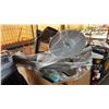 Image 3 : PALLET OF ASSORTED ITEMS INCLUDING; BAR STOOLS, FANS, TODDLER TOYS & MORE