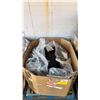 Image 2 : PALLET OF ASSORTED CLOTHING