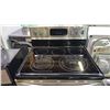 Image 2 : FRIGIDAIRE GALLERY ELECTRIC STOVE WITH CONVECTION OVEN FOR *PARTS & REPAIR*