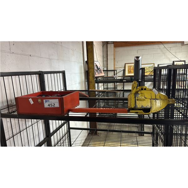 SKILSAW 1610 CHAINSAW WITH STIHL BLADE COVER & ORANGE PAINTED TOOL BOX & CONTENTS
